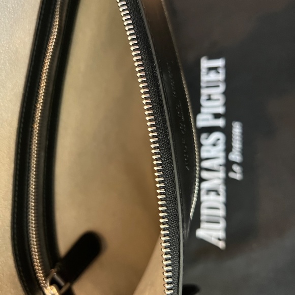 AUDEMARS PIGUET Black zip up leather folio bag - Picture 4 of 6